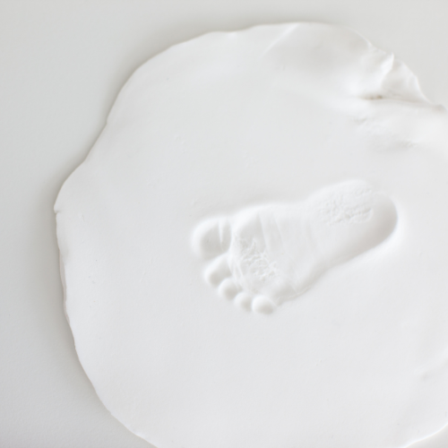 10 idées de cadeaux de naissance originaux et utiles