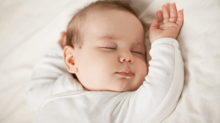 Bruits blancs pour bébé : les meilleurs articles pour un endormissement apaisé